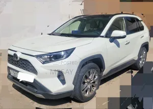 Toyota RAV4 2021 White