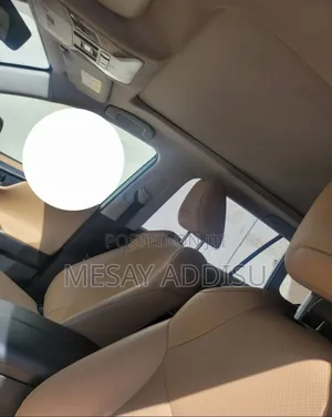 Toyota RAV4 2021 White