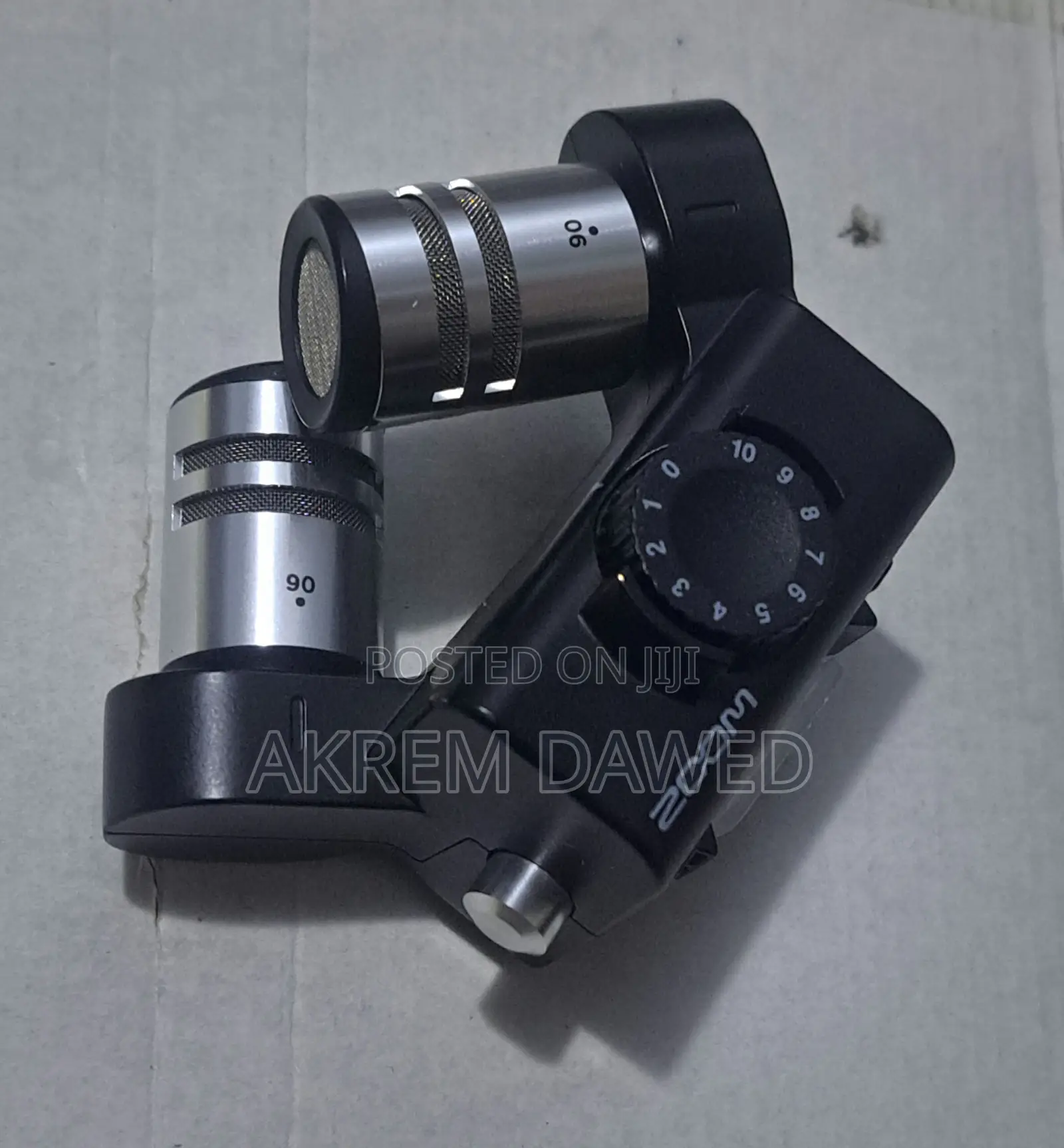 Adis Ababa Zoomer H8 8-Input / 12-Track Portable Handy Recorder