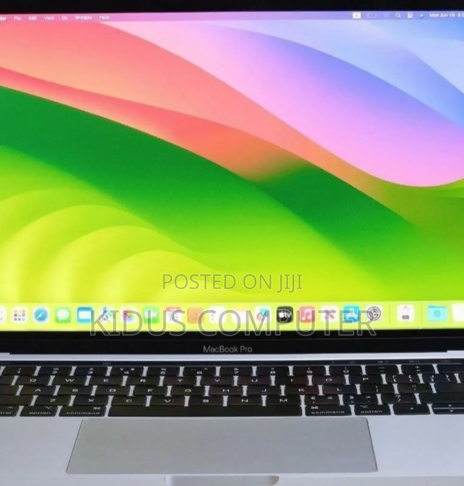 New Laptop Apple MacBook 2018 8GB Intel Core I5 SSD 256GB