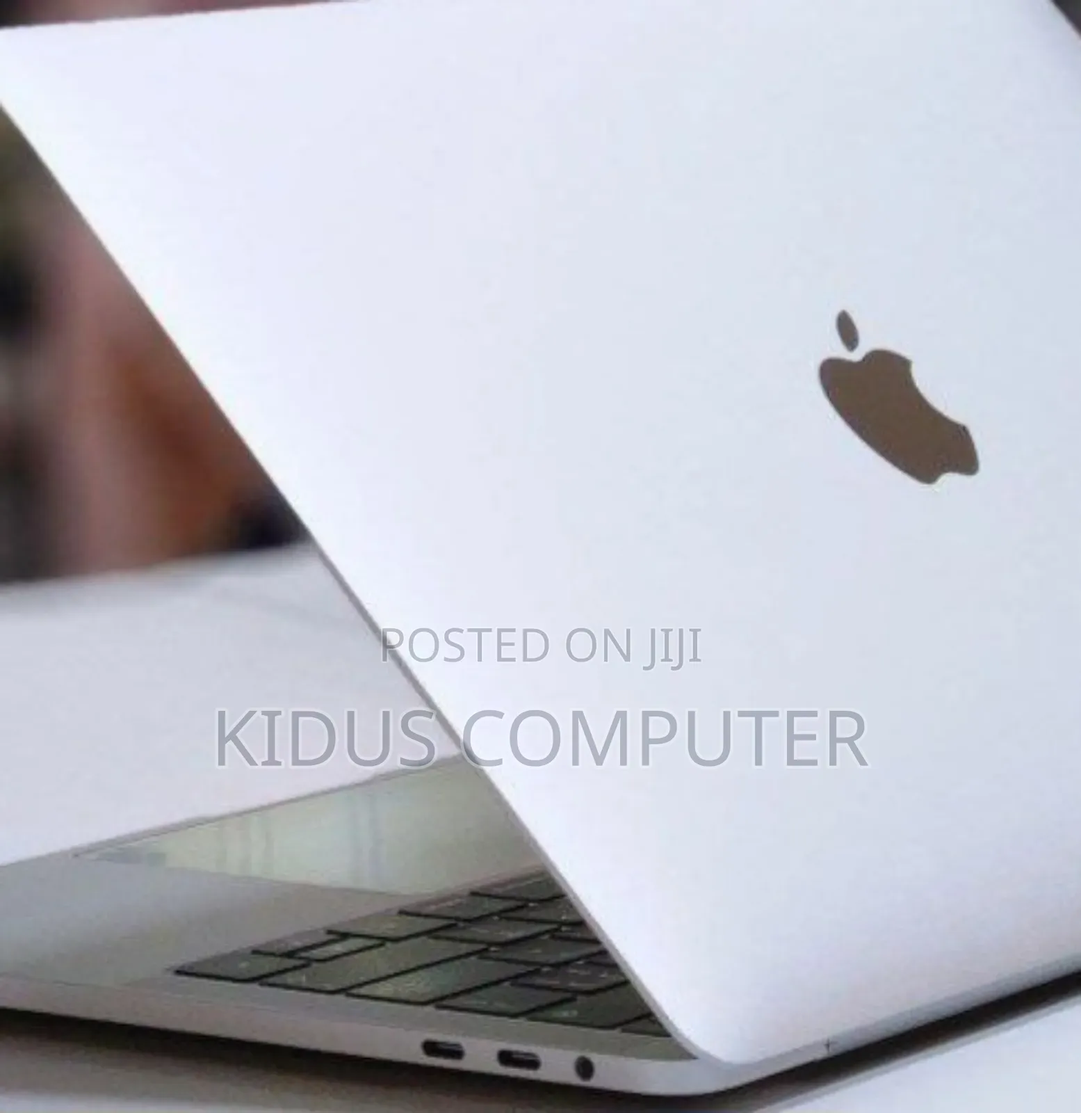 New Laptop Apple MacBook 2018 8GB Intel Core I5 SSD 256GB