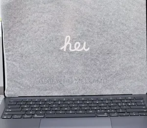 New Laptop Apple MacBook Air 2025 M4 13-Inch 16GB SSD 256GB