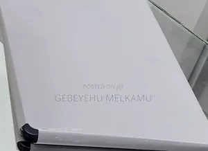 New Laptop Apple MacBook Air 2025 M4 13-Inch 16GB SSD 256GB