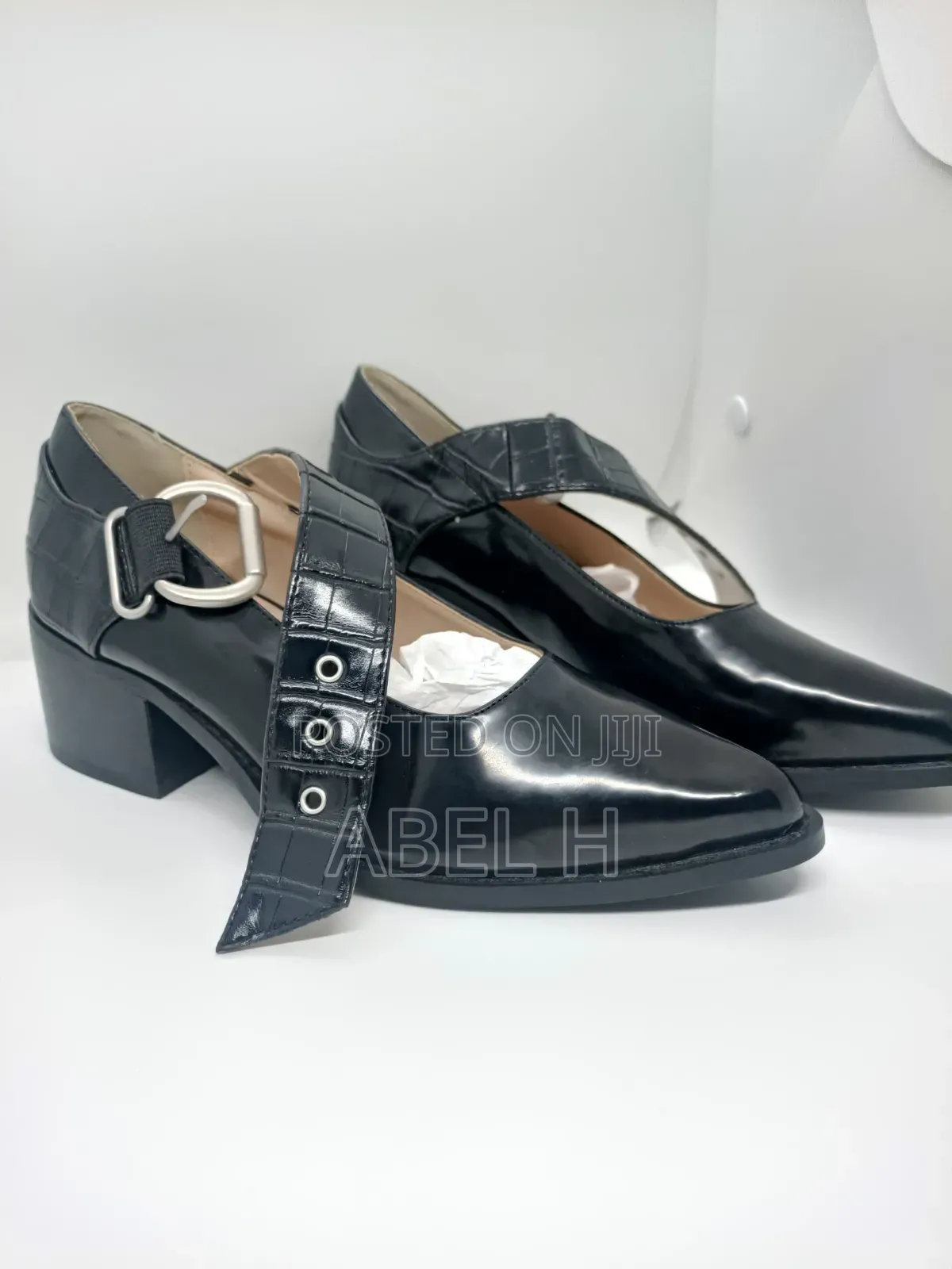 Moussy Black Heel Strap