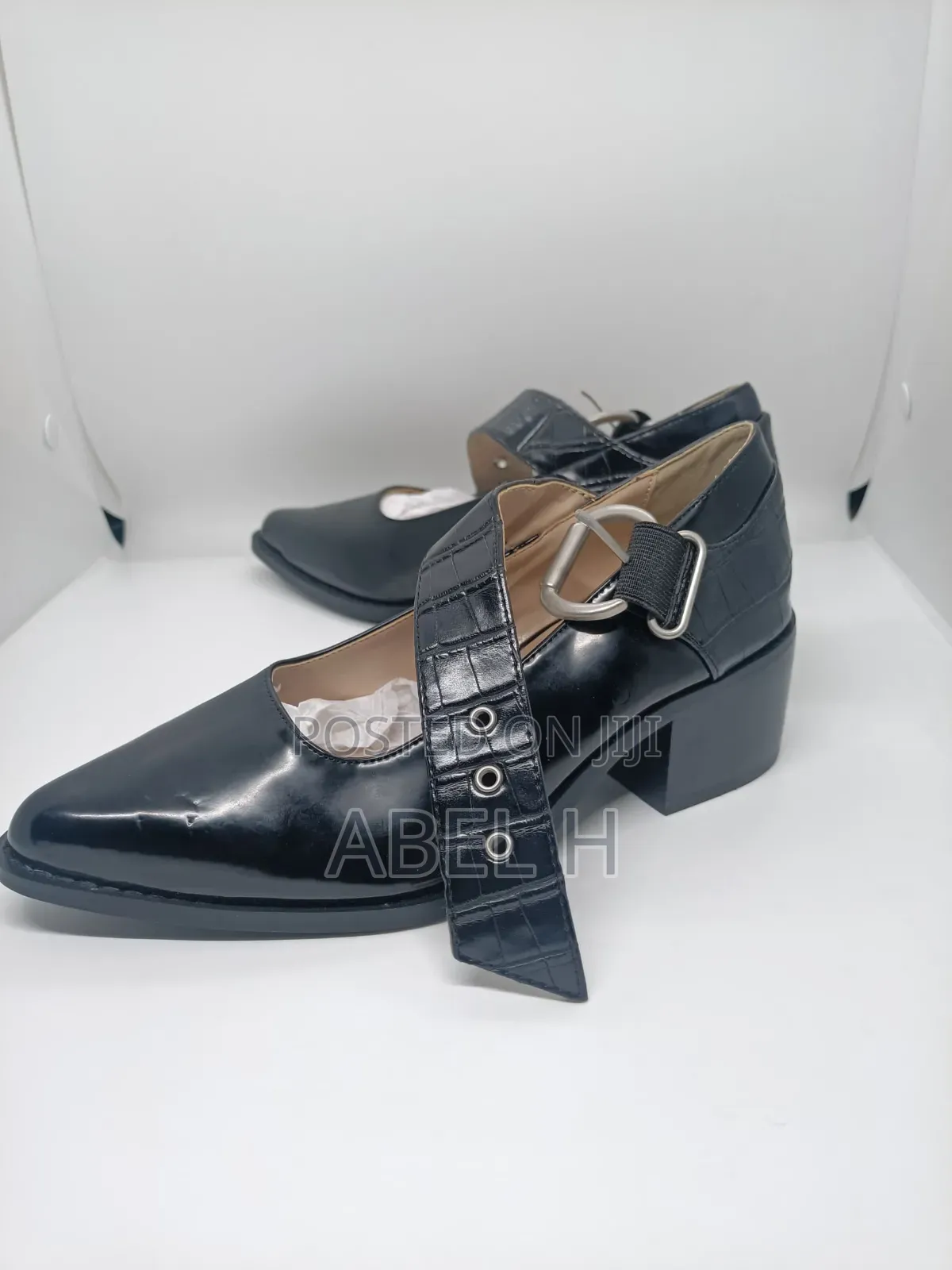 Moussy Black Heel Strap