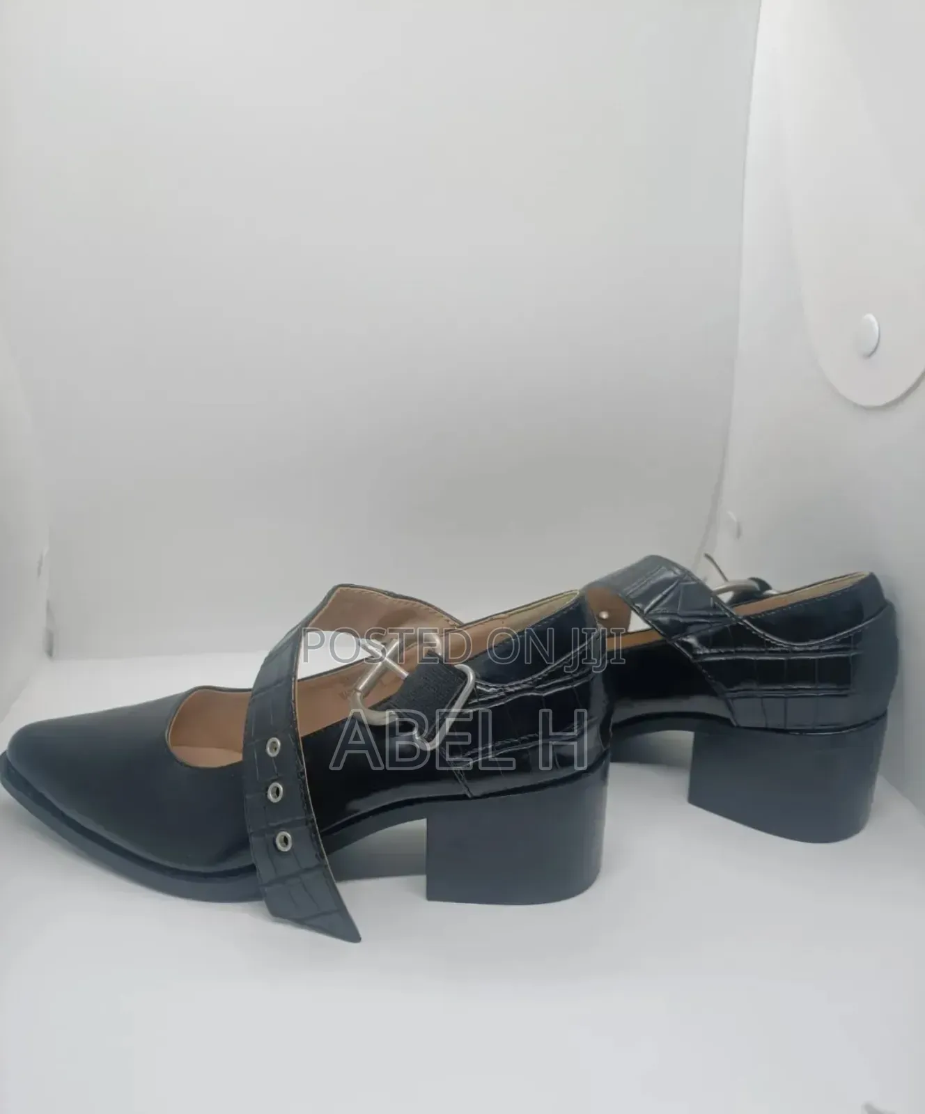 Moussy Black Heel Strap