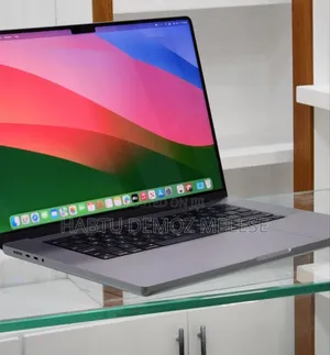 New Laptop Apple MacBook Pro M1 32GB Intel Core I5 SSD 512GB