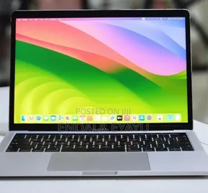 New Laptop Apple MacBook Pro 2018 8GB Intel Core I5 SSD 256GB