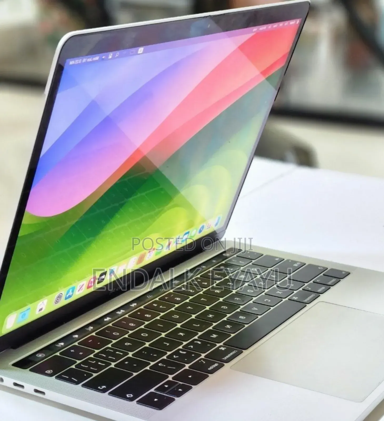 New Laptop Apple MacBook Pro 2018 8GB Intel Core I5 SSD 256GB