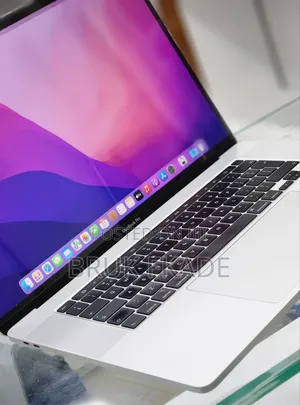 New Laptop Apple MacBook Pro 2019 16GB Intel Core I7 SSD 512GB