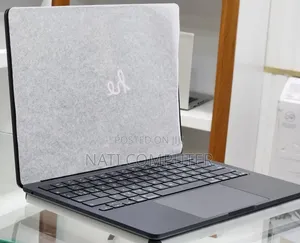 New Laptop Apple MacBook Air 2025 M4 13-Inch 16GB Apple M4 SSD 256GB