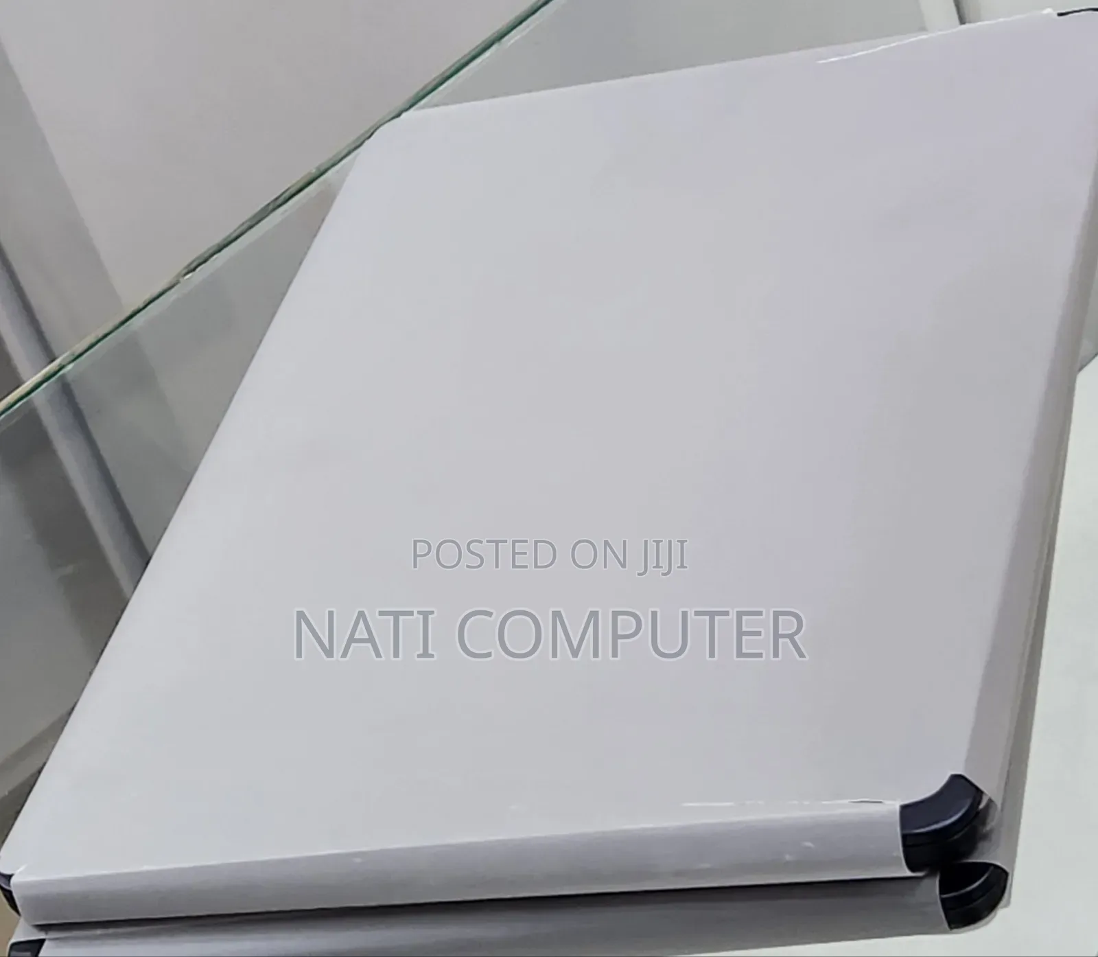 New Laptop Apple MacBook Air 2025 M4 13-Inch 16GB Apple M4 SSD 256GB