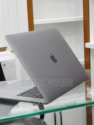 New Laptop Apple MacBook Pro 2017 16GB Intel Core I7 SSD 512GB