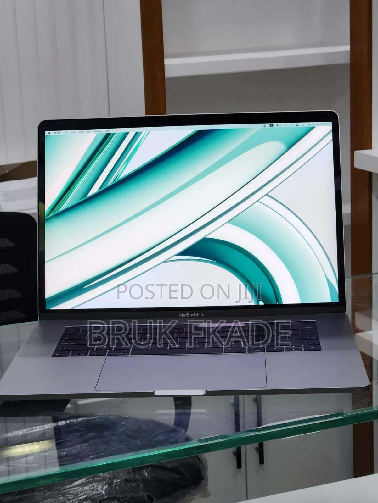 New Laptop Apple MacBook Pro 2017 16GB Intel Core I7 SSD 512GB