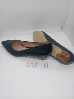 Journee Collection Celica Kitten Heel Pump