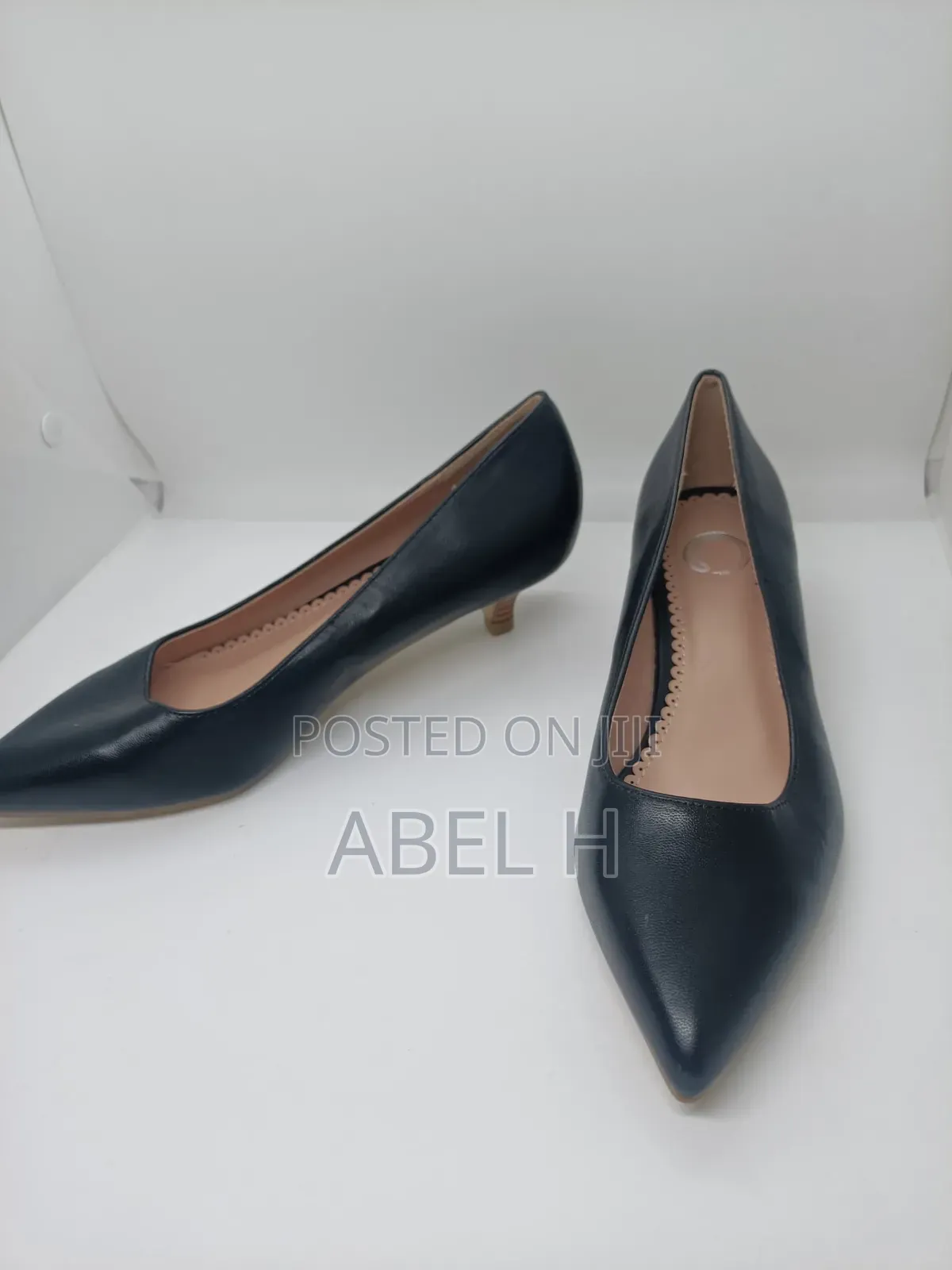 Journee Collection Celica Kitten Heel Pump