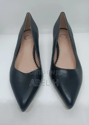 Journee Collection Celica Kitten Heel Pump