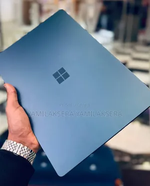 New Laptop Microsoft Surface Book 3 16GB Intel Core I7 SSD 256GB