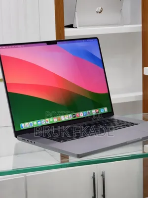 New Laptop Apple MacBook Pro M1 32GB AMD Ryzen 7 SSD 512GB