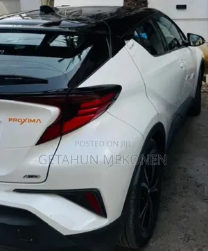 Toyota C-HR 2022 White