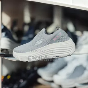 Max Cushion የሴት