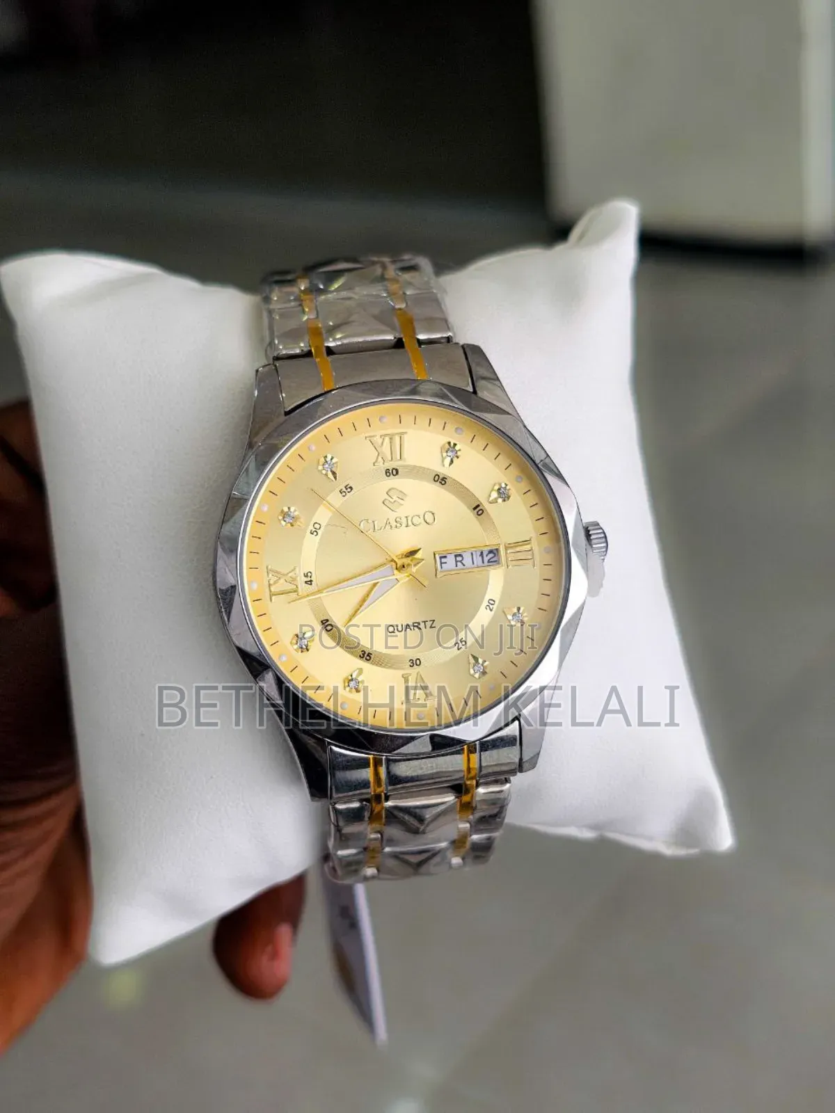 Clasico Men Quartz Watch