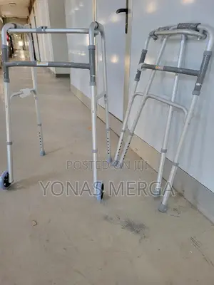 Adult Walker𦬅觀walker Has a Weight Capacity Limit of 300 Lb. (136 Kg),