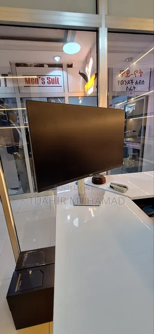 Dell Monitor 27 Inch With Colour