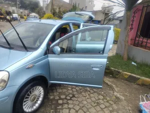 Toyota Vitz 2001 Blue