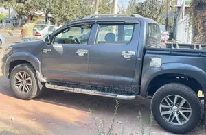 Toyota Hilux 2.5 D-4D Double Cab 2008 Gray