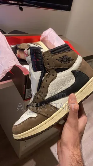 Jordan 1 Retro High Travis Scott Master Quality Made in Vietnam