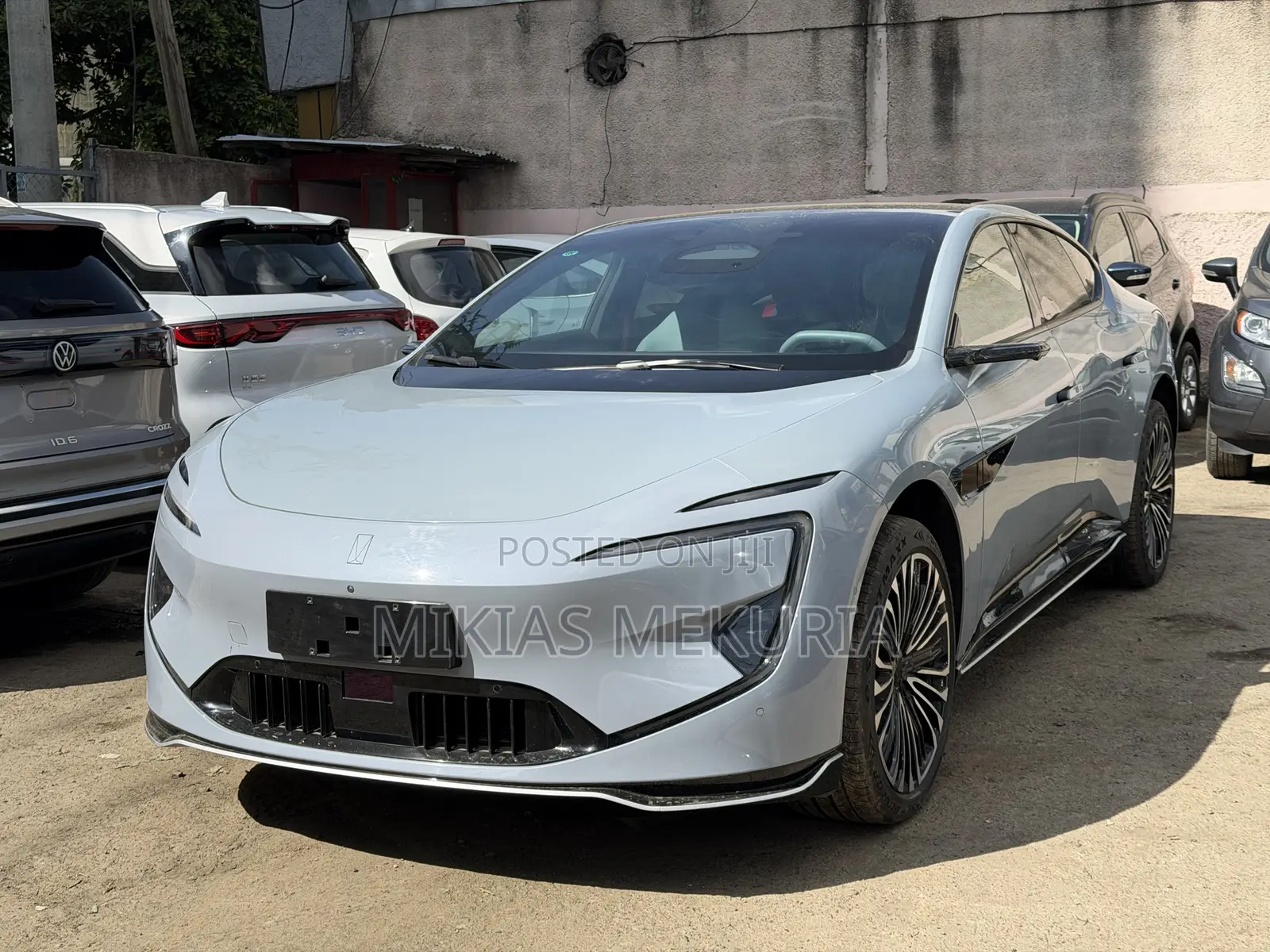 New Avatr 12 2025 Blue