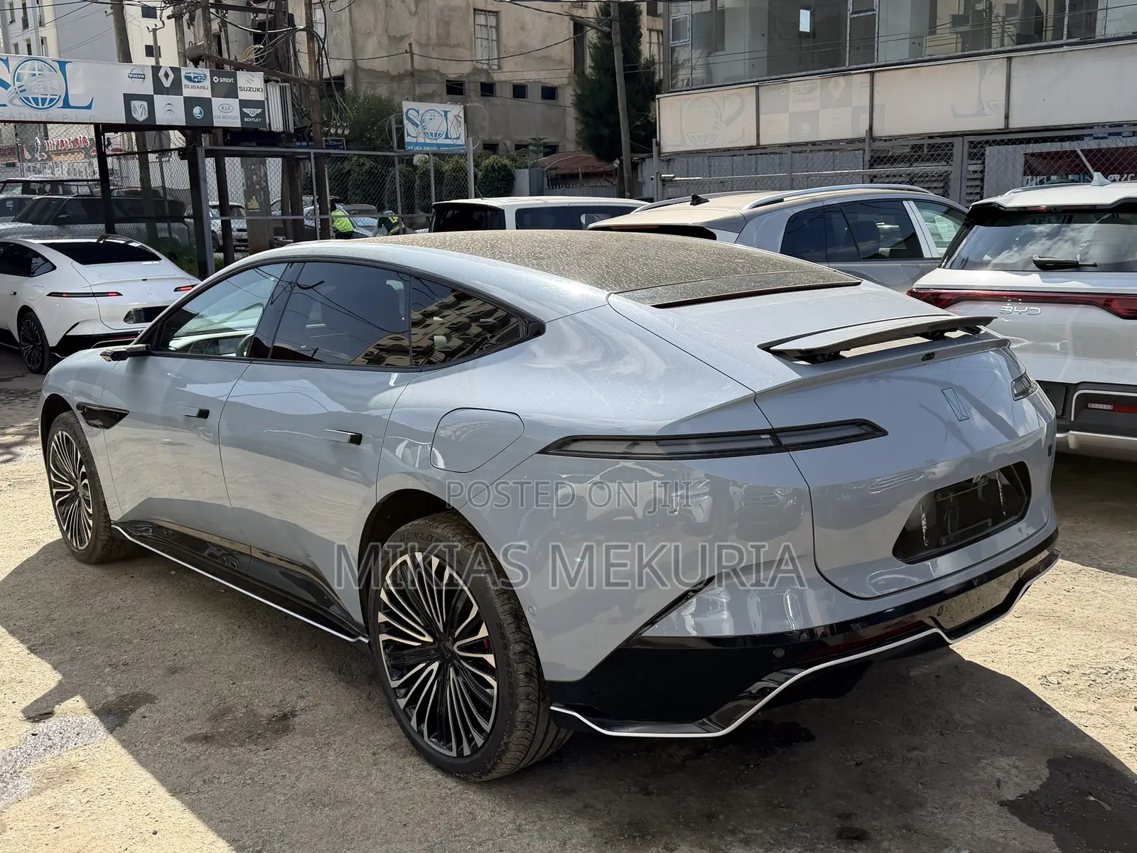 New Avatr 12 2025 Blue