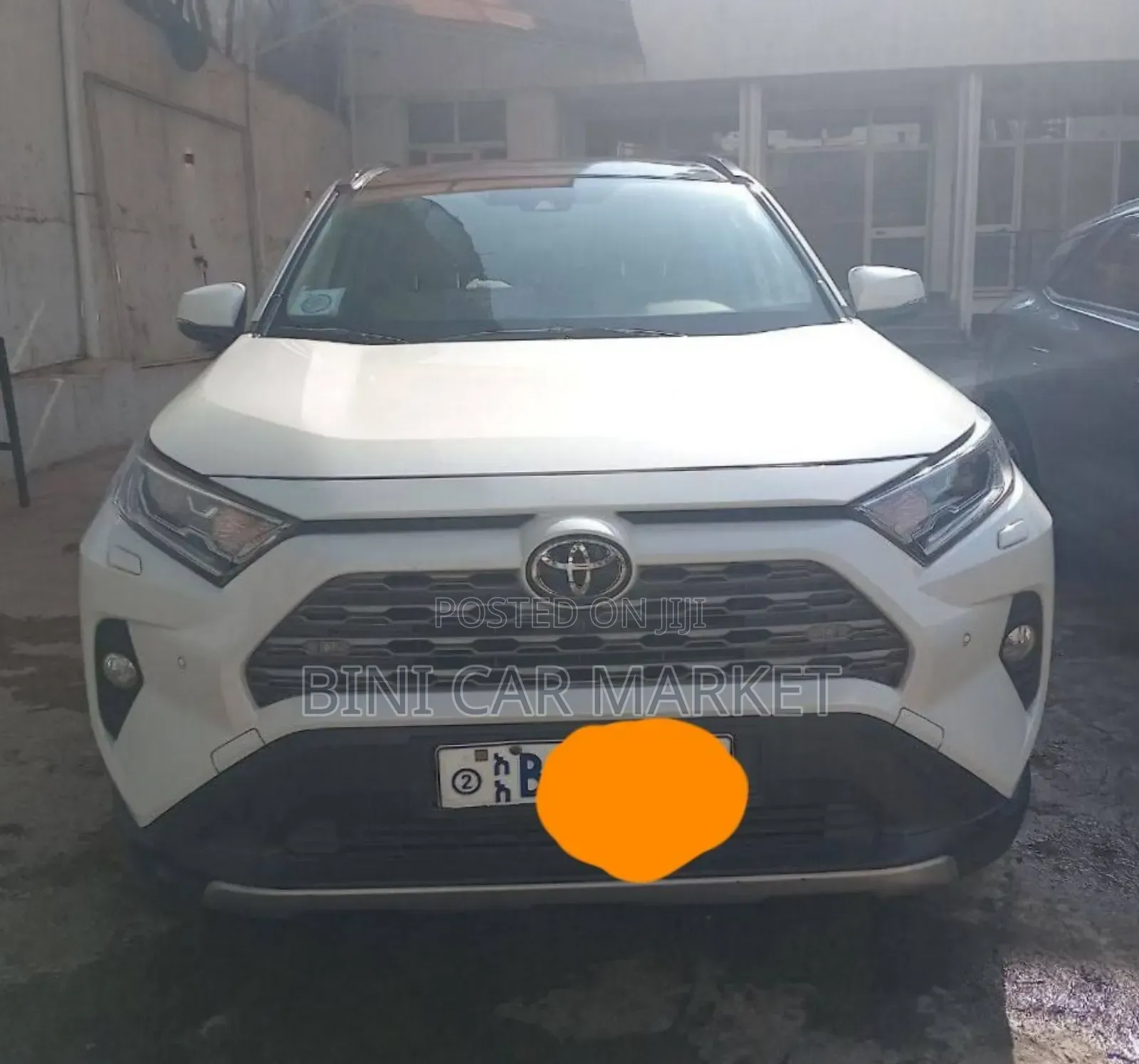 Toyota RAV4 2021 White