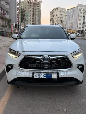 Toyota Highlander Hybrid 2023 White