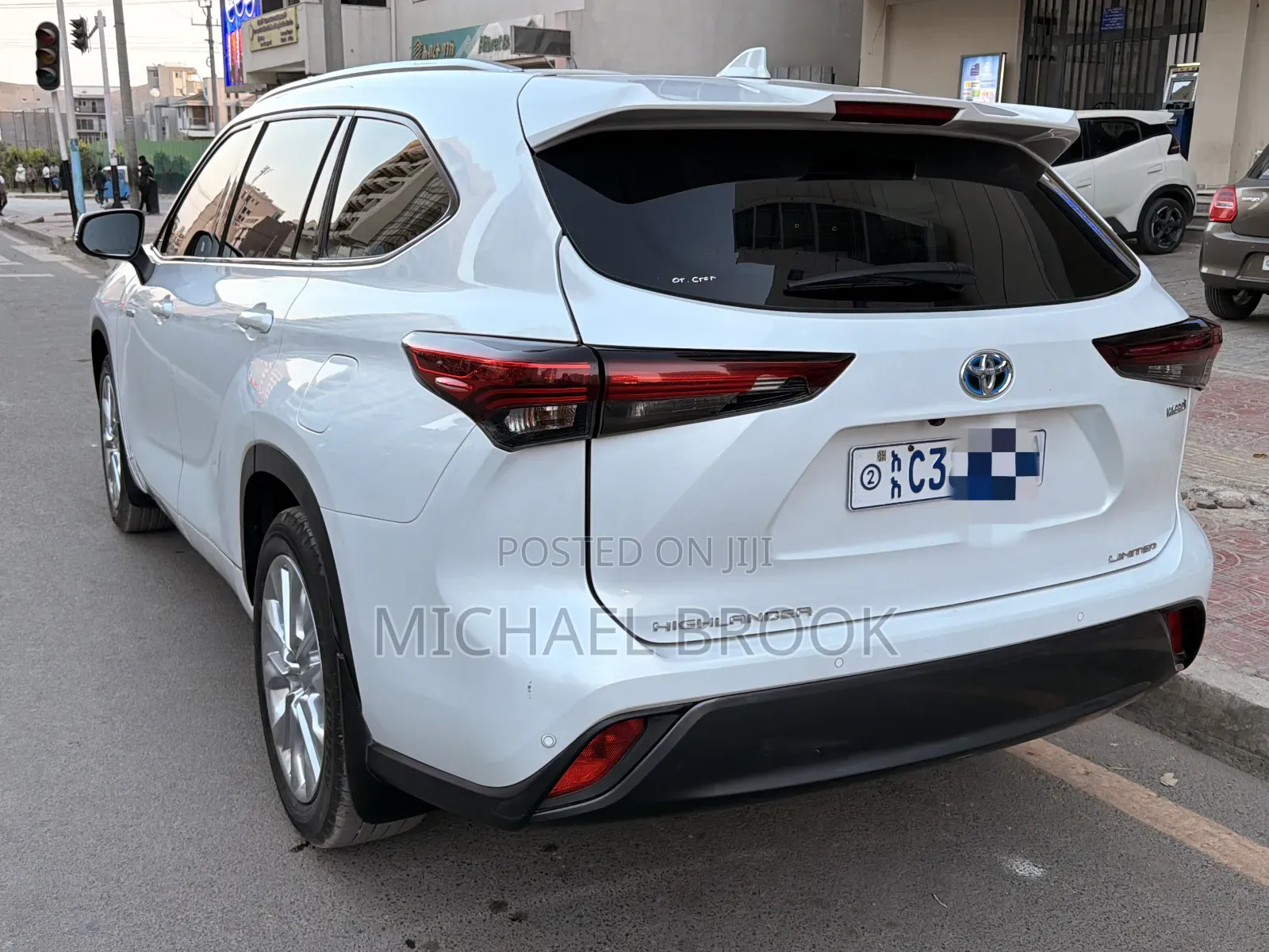 Toyota Highlander Hybrid 2023 White