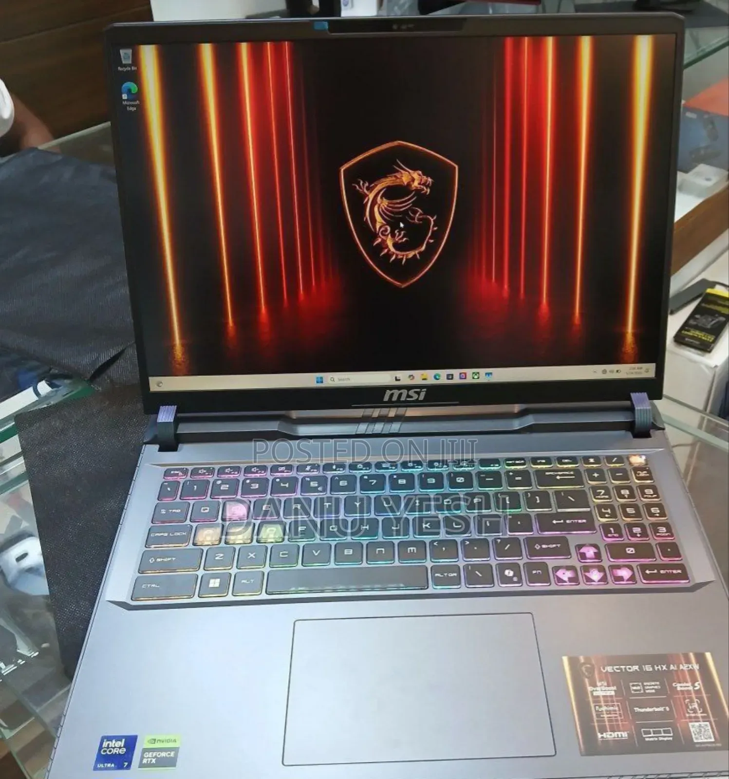 New Laptop MSI Vector 16 HX AI A2XWIG 16GB Intel Core Ultra 7 SSD 512GB