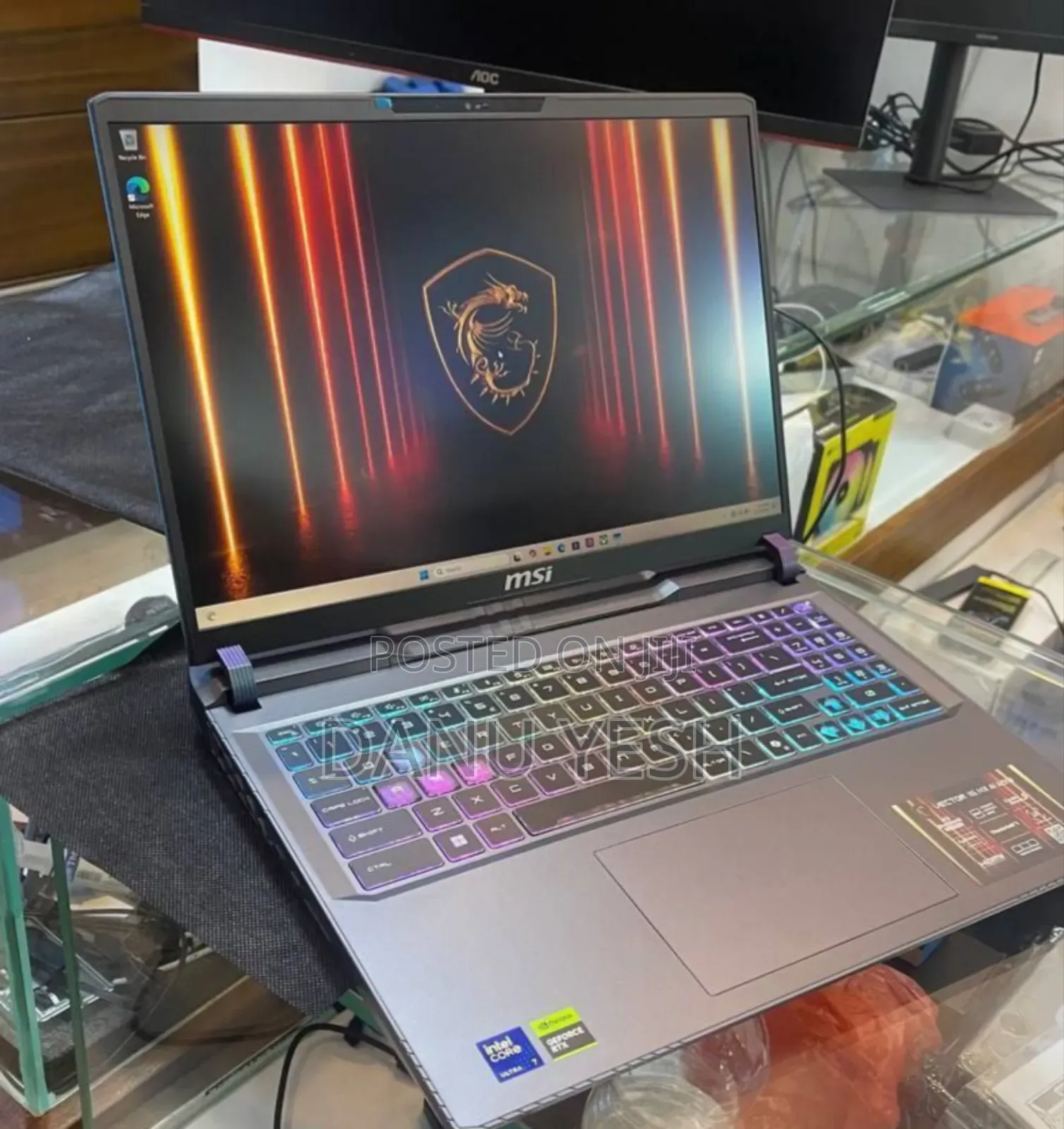 New Laptop MSI Vector 16 HX AI A2XWIG 16GB Intel Core Ultra 7 SSD 512GB