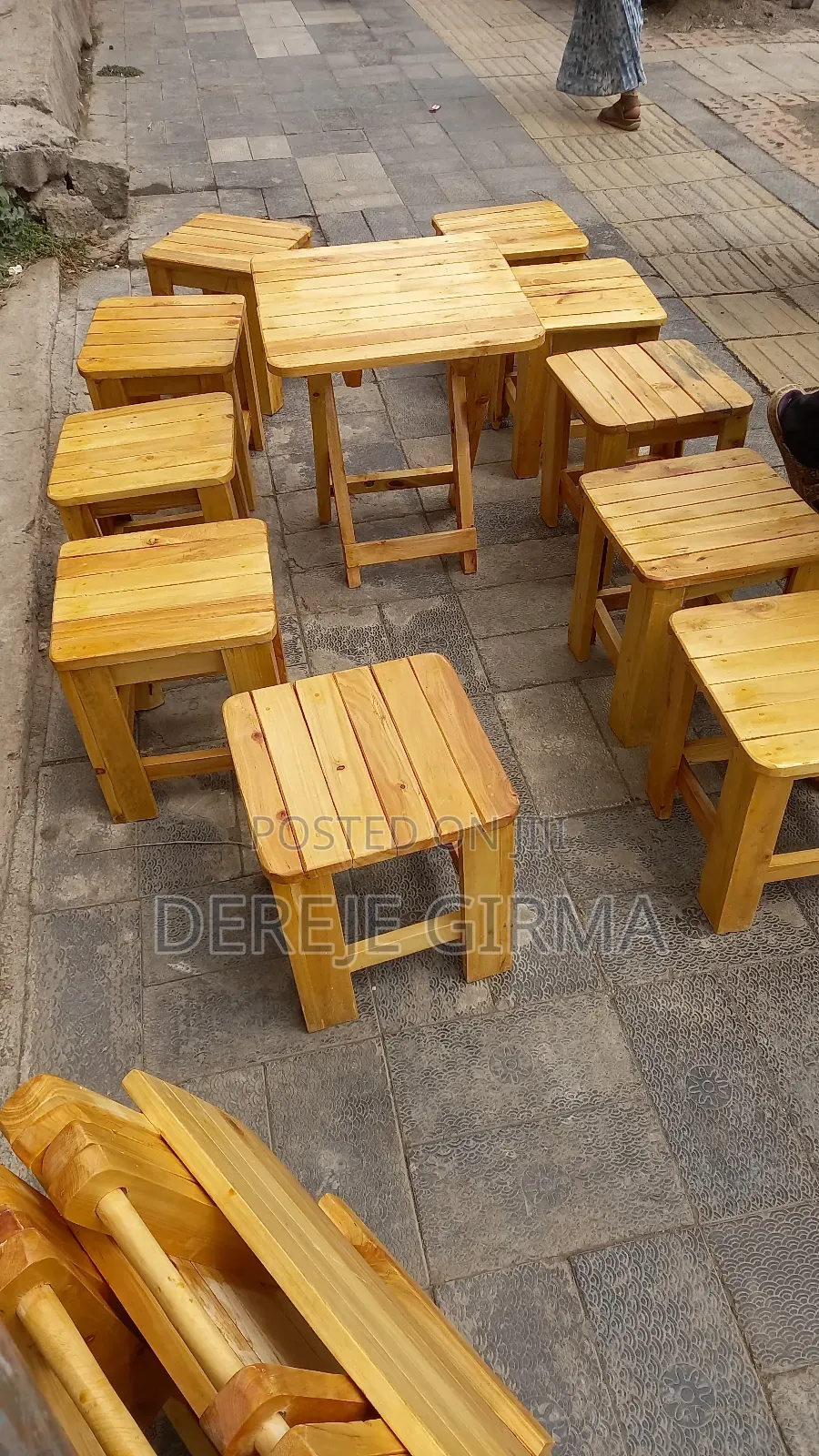 ለኮፊ House የሚያገለግሉ ወንበሮች