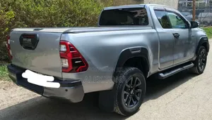 Toyota Hilux 2021 Silver