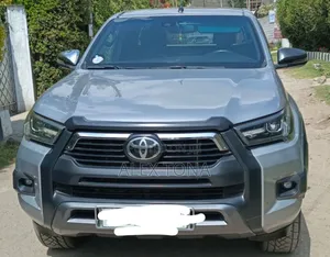 Toyota Hilux 2021 Silver