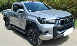 Toyota Hilux 2021 Silver