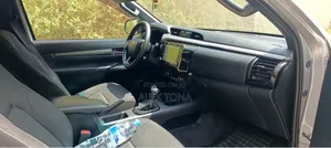 Toyota Hilux 2021 Silver