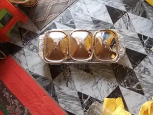 የምግብ ማቅረቢያ በሻማ ወይም በጥጥና አልኮል ማሞ የሚያስችል በብርጭቆ መስታወት የተሰራ