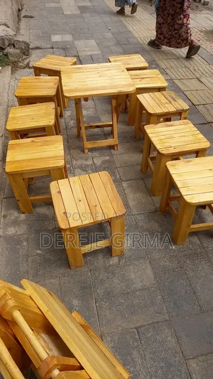 በፅድ እንጨት የተሰሩ Coffeehouse ወንበር