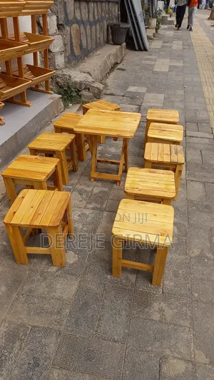 በፅድ እንጨት የተሰሩ Coffeehouse ወንበር