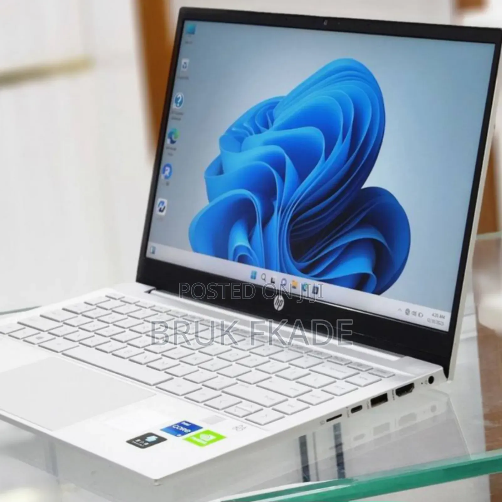 New Laptop HP Pavilion 15 8GB Intel Core I7 SSD 256GB