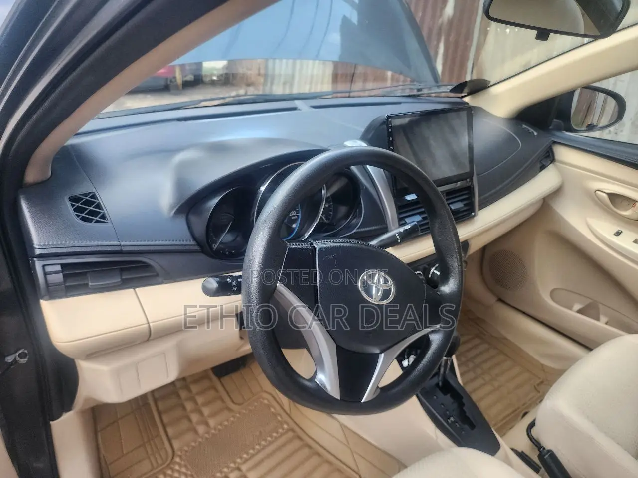 Toyota Yaris 2015 Black