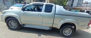 Toyota Hilux 2013 Gold