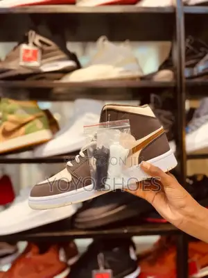 Air Jordan 1 Mid Se Brown Baslate Oatmeal Fashion Mid Boots